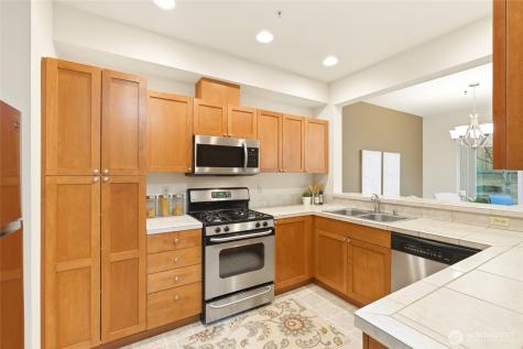 18502 36th Avenue W Lynnwood WA 98037