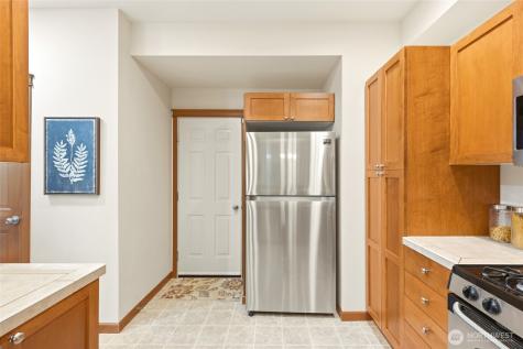 18502 36th Avenue W Lynnwood WA 98037