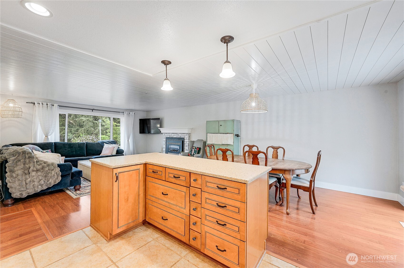 2625 NE Mary Court Poulsbo WA 98370