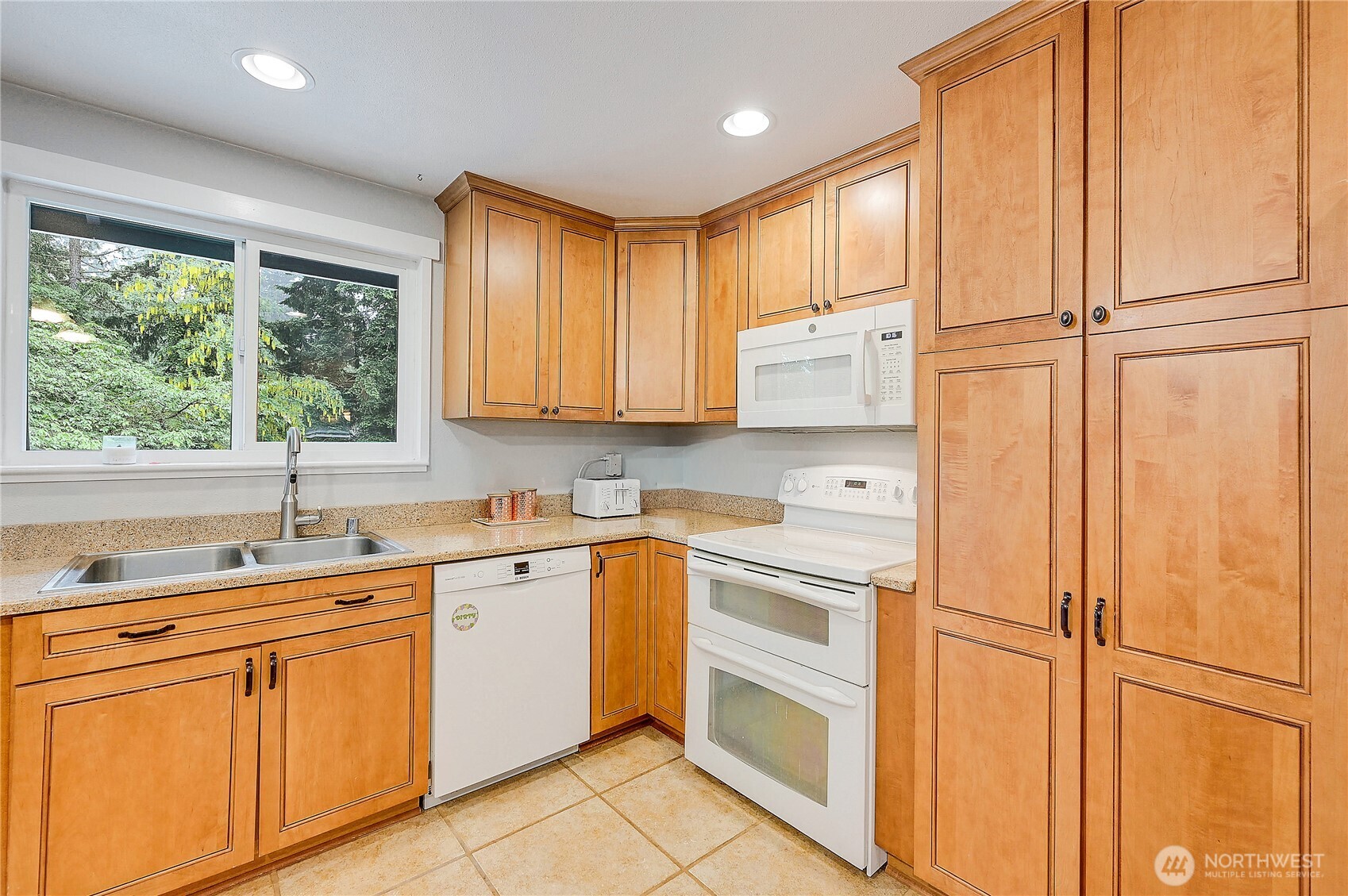 2625 NE Mary Court Poulsbo WA 98370