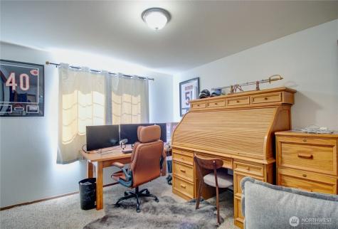 73 NW Roeder Drive Oak Harbor WA 98277
