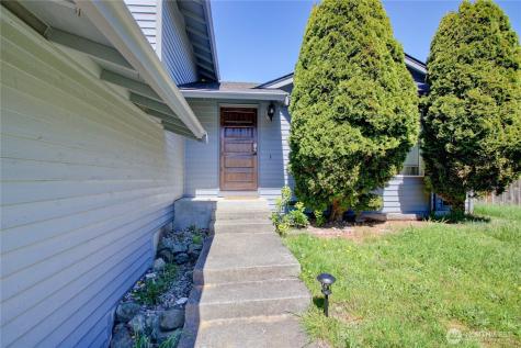 73 NW Roeder Drive Oak Harbor WA 98277