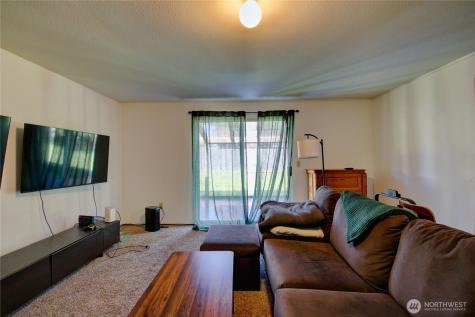 73 NW Roeder Drive Oak Harbor WA 98277