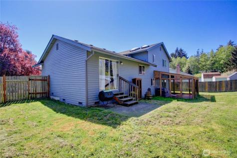 73 NW Roeder Drive Oak Harbor WA 98277