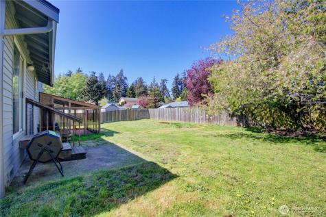 73 NW Roeder Drive Oak Harbor WA 98277