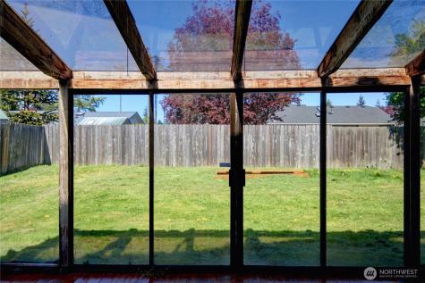 73 NW Roeder Drive Oak Harbor WA 98277