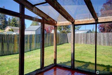 73 NW Roeder Drive Oak Harbor WA 98277