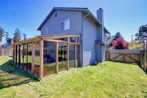 73 NW Roeder Drive Oak Harbor WA 98277