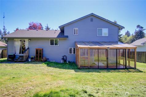 73 NW Roeder Drive Oak Harbor WA 98277