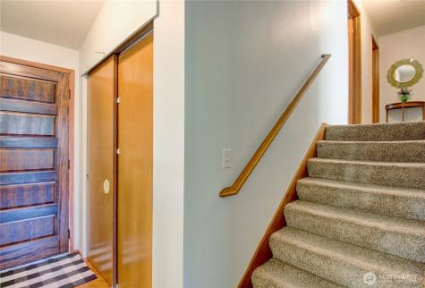 73 NW Roeder Drive Oak Harbor WA 98277
