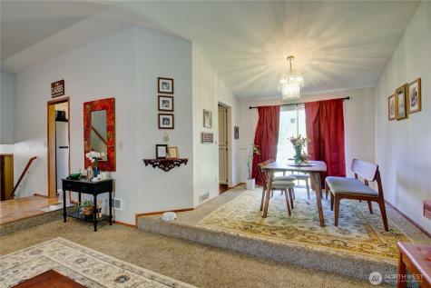 73 NW Roeder Drive Oak Harbor WA 98277