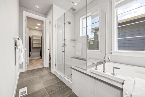 21888 SE 5th Place Sammamish WA 98074