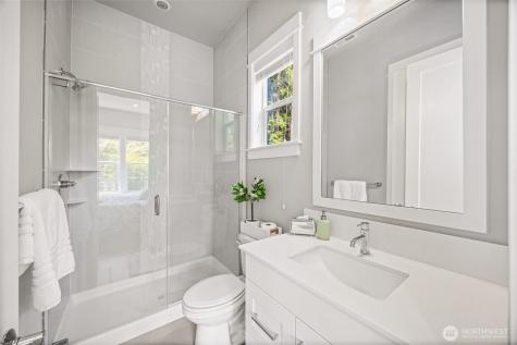 21888 SE 5th Place Sammamish WA 98074