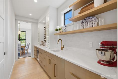 8216 23rd Avenue NE Seattle WA 98115