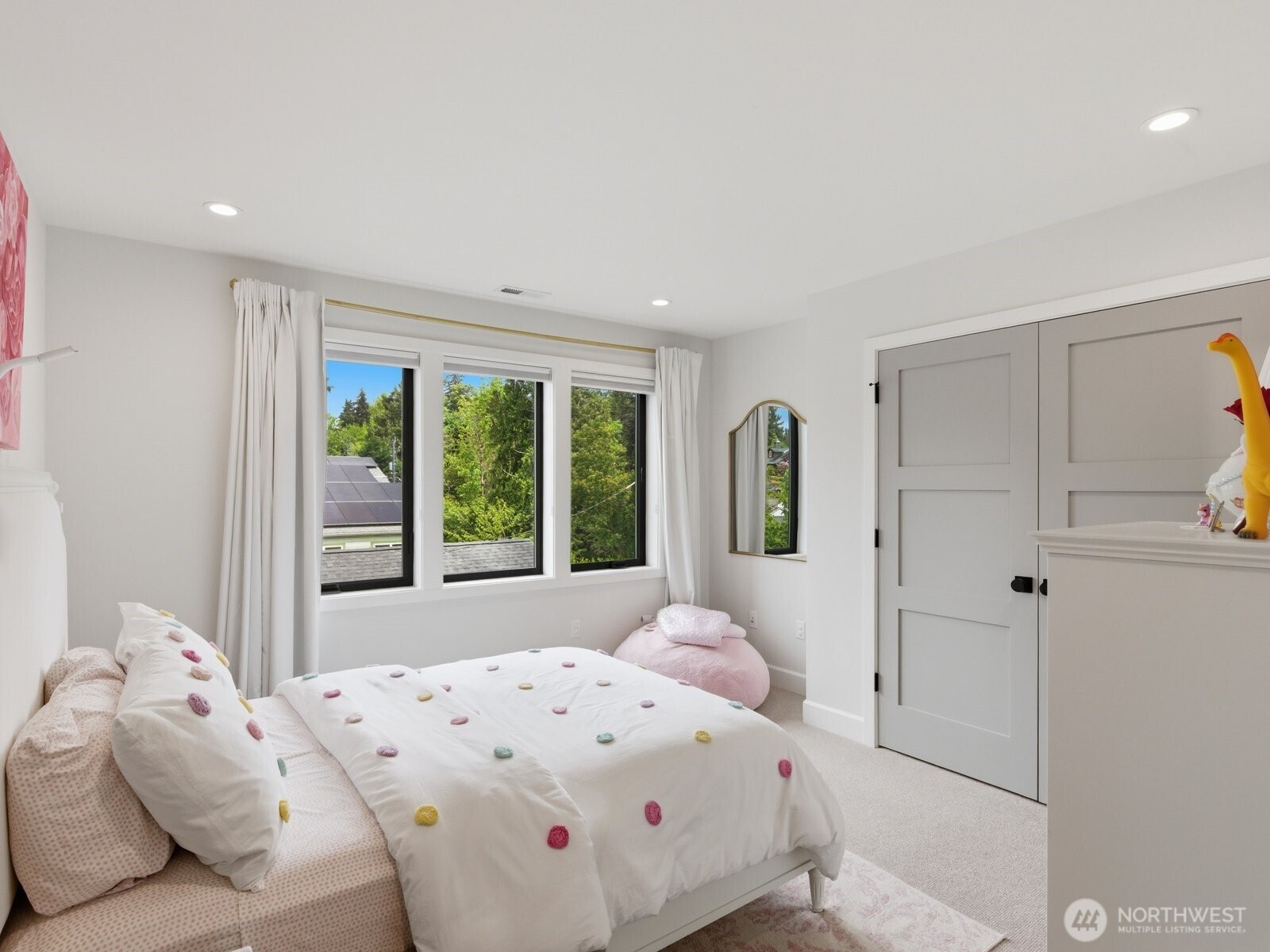 8216 23rd Avenue NE Seattle WA 98115