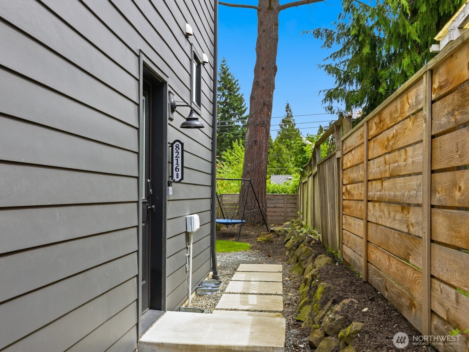 8216 23rd Avenue NE Seattle WA 98115