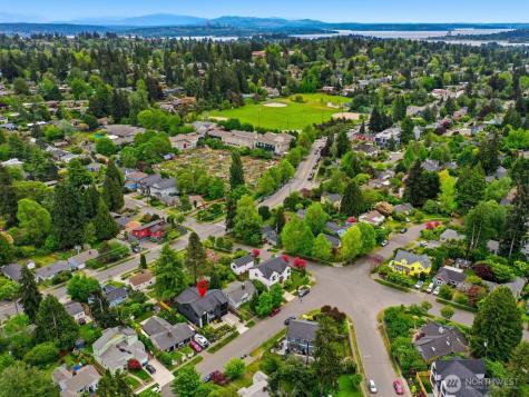 8216 23rd Avenue NE Seattle WA 98115
