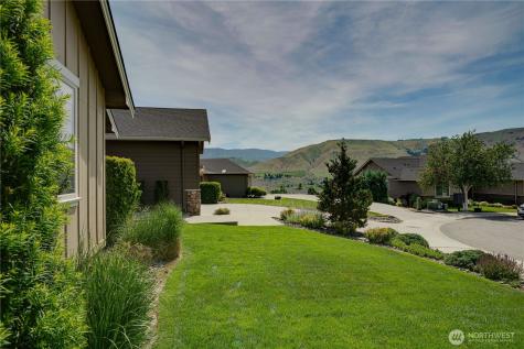 1972 Legacy Place SE East Wenatchee WA 98802