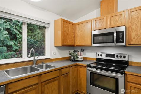 24382 Catamount Lane NW Poulsbo WA 98370