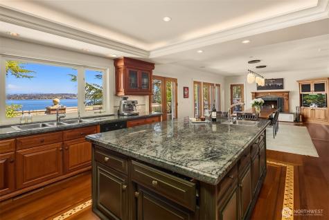 3038 E Laurelhurst Drive NE Seattle WA 98105