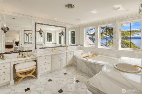 3038 E Laurelhurst Drive NE Seattle WA 98105