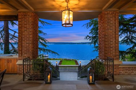3038 E Laurelhurst Drive NE Seattle WA 98105