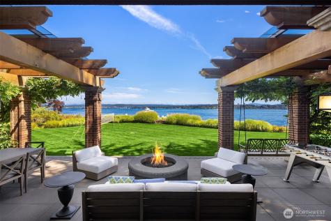 3038 E Laurelhurst Drive NE Seattle WA 98105