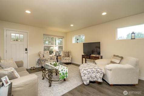 361 10th Avenue N Algona WA 98001