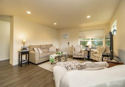 361 10th Avenue N Algona WA 98001