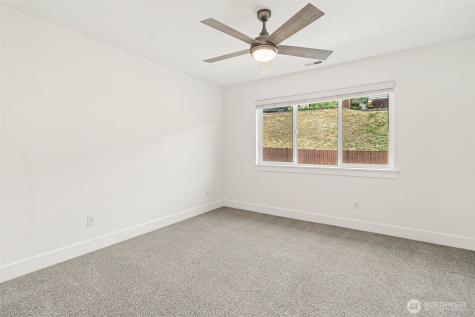 8205 172nd Avenue E Sumner WA 98390