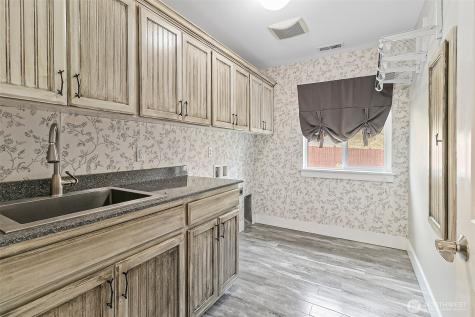 8205 172nd Avenue E Sumner WA 98390
