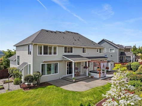8205 172nd Avenue E Sumner WA 98390