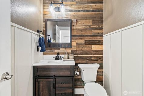 8205 172nd Avenue E Sumner WA 98390