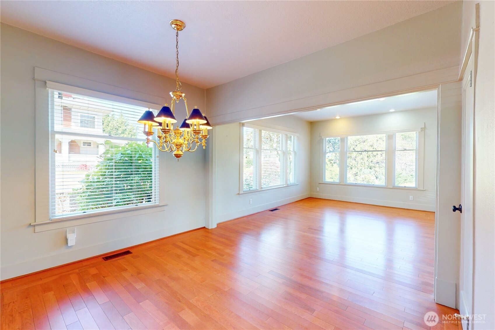 550 Ballentine Street Raymond WA 98577
