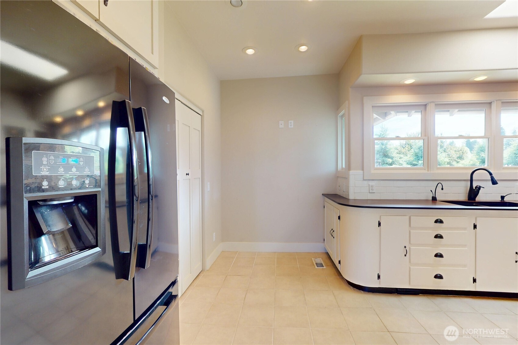 550 Ballentine Street Raymond WA 98577