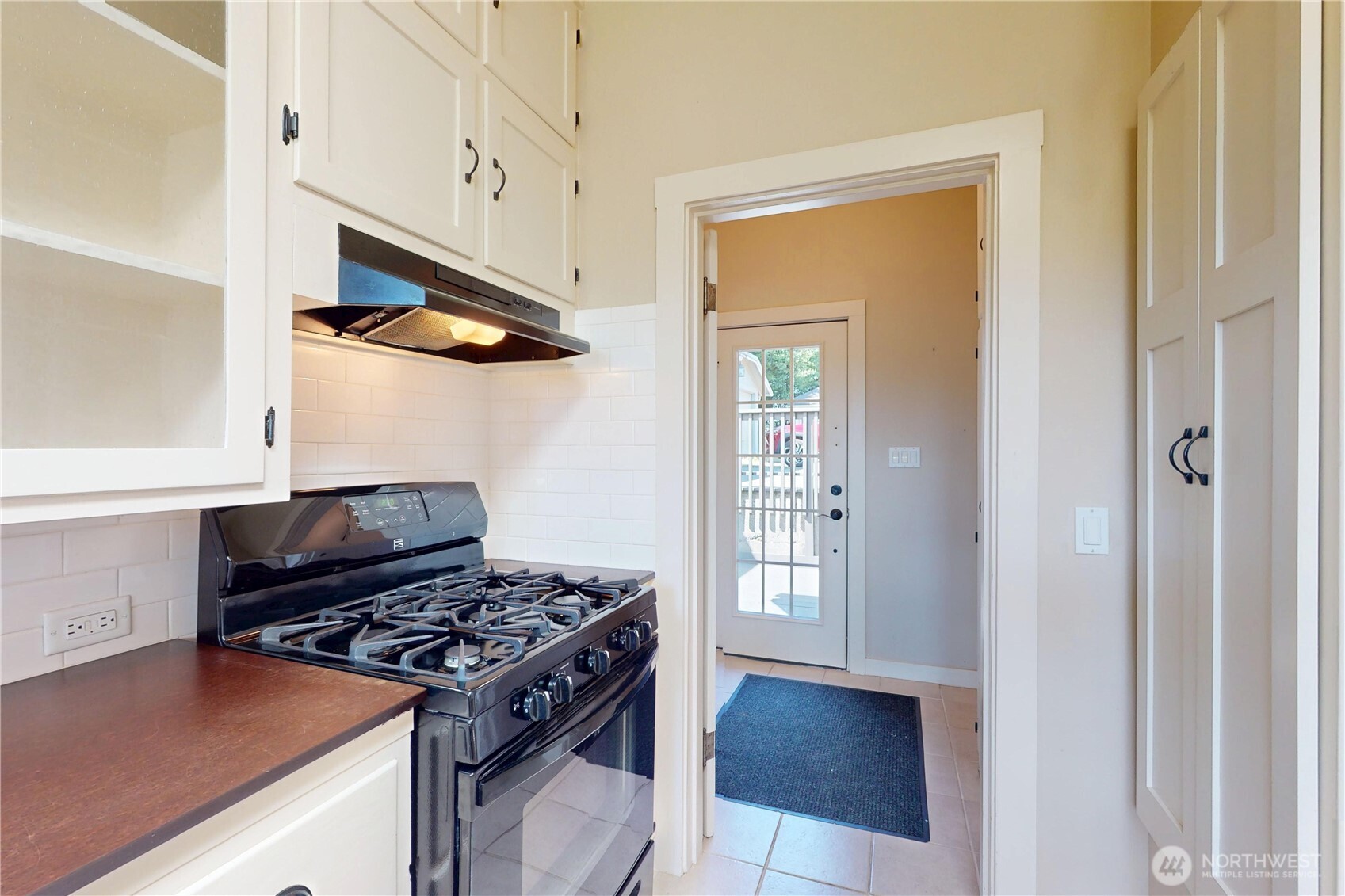 550 Ballentine Street Raymond WA 98577