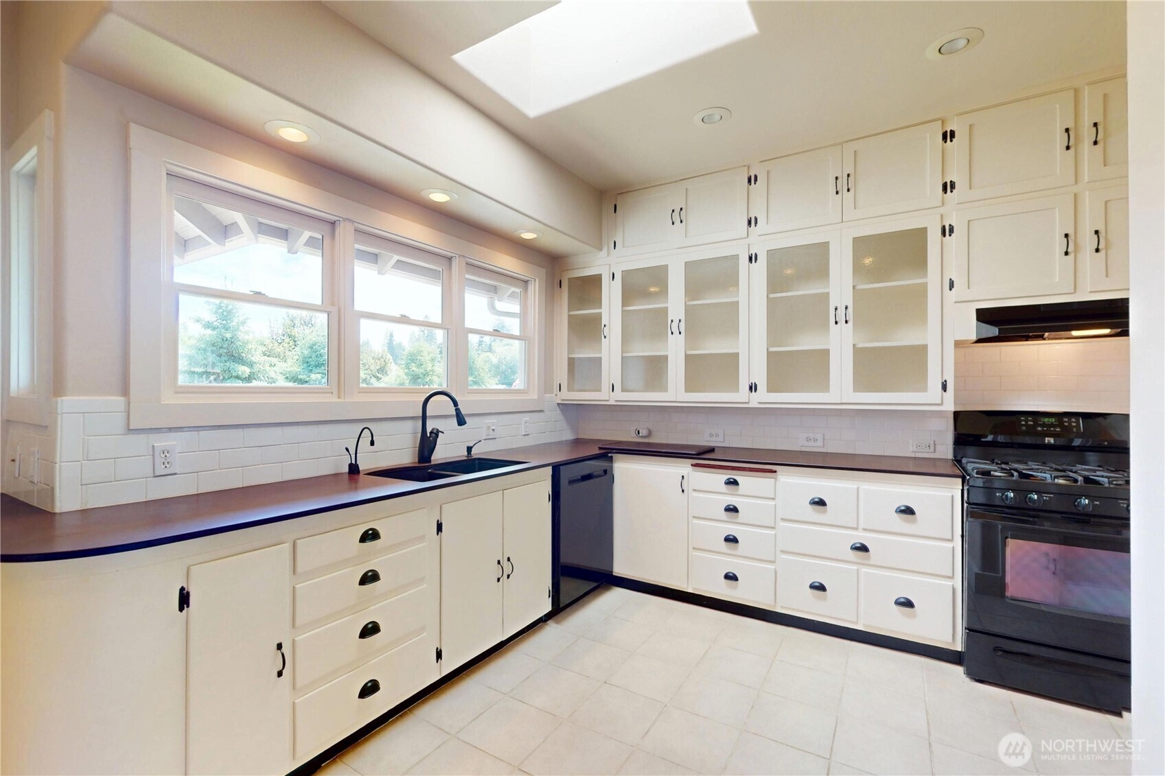 550 Ballentine Street Raymond WA 98577