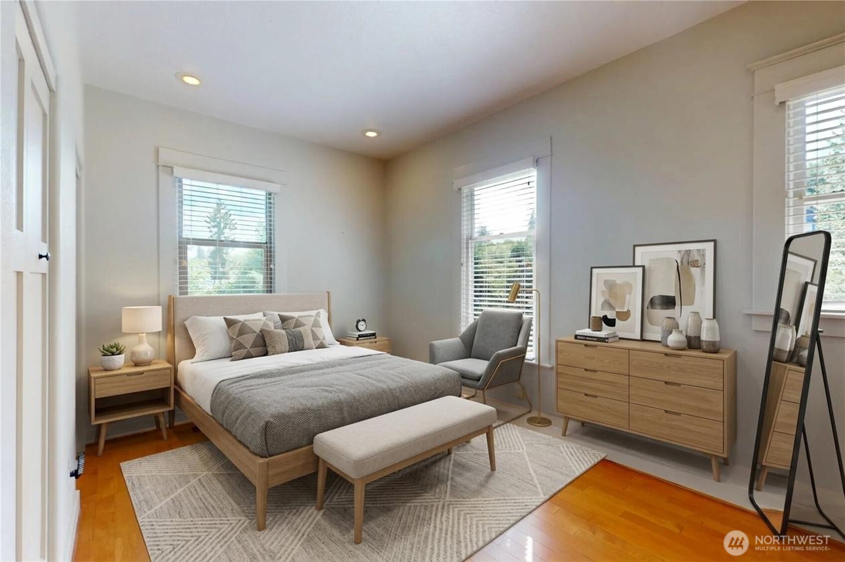 550 Ballentine Street Raymond WA 98577