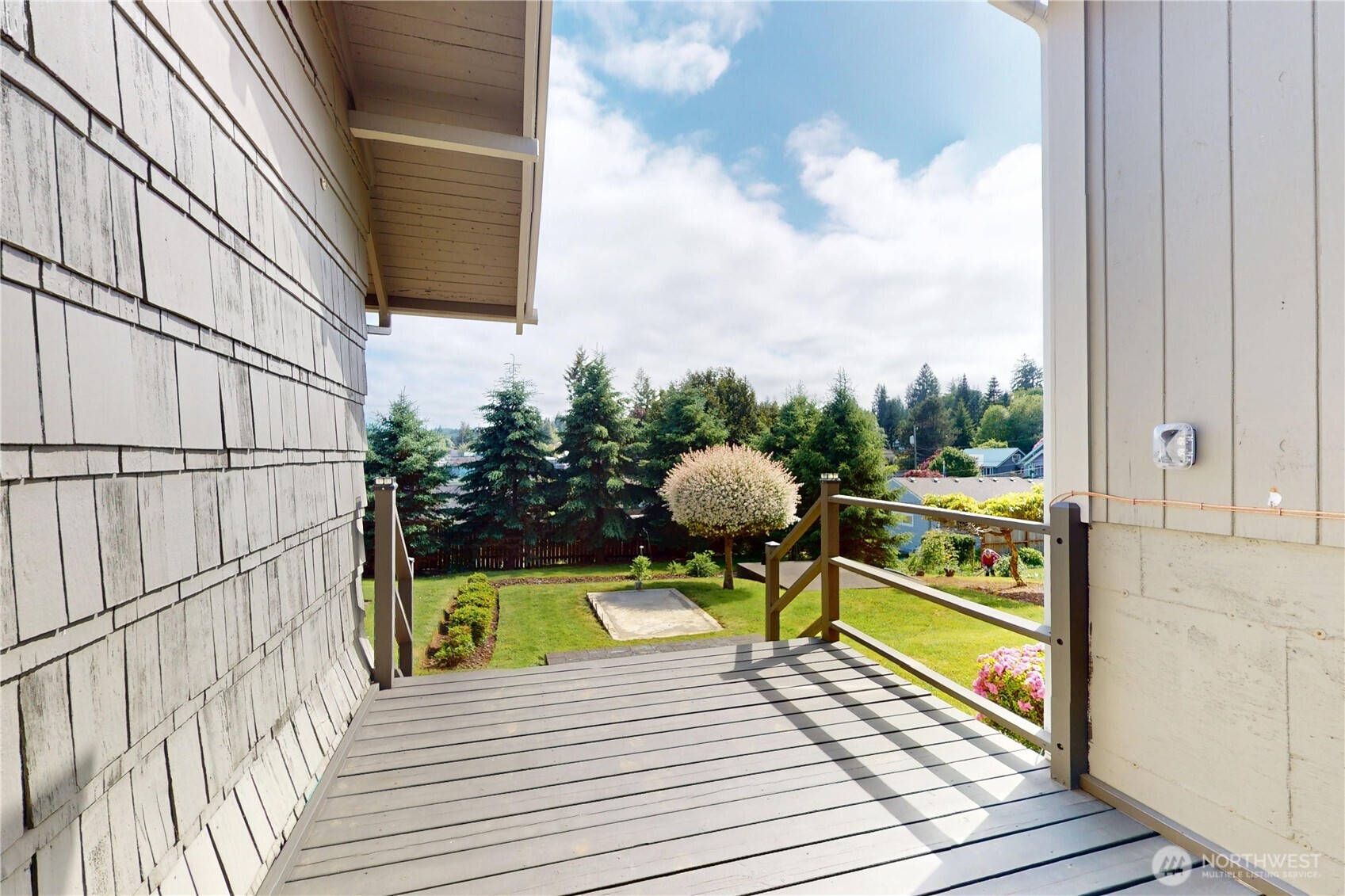 550 Ballentine Street Raymond WA 98577
