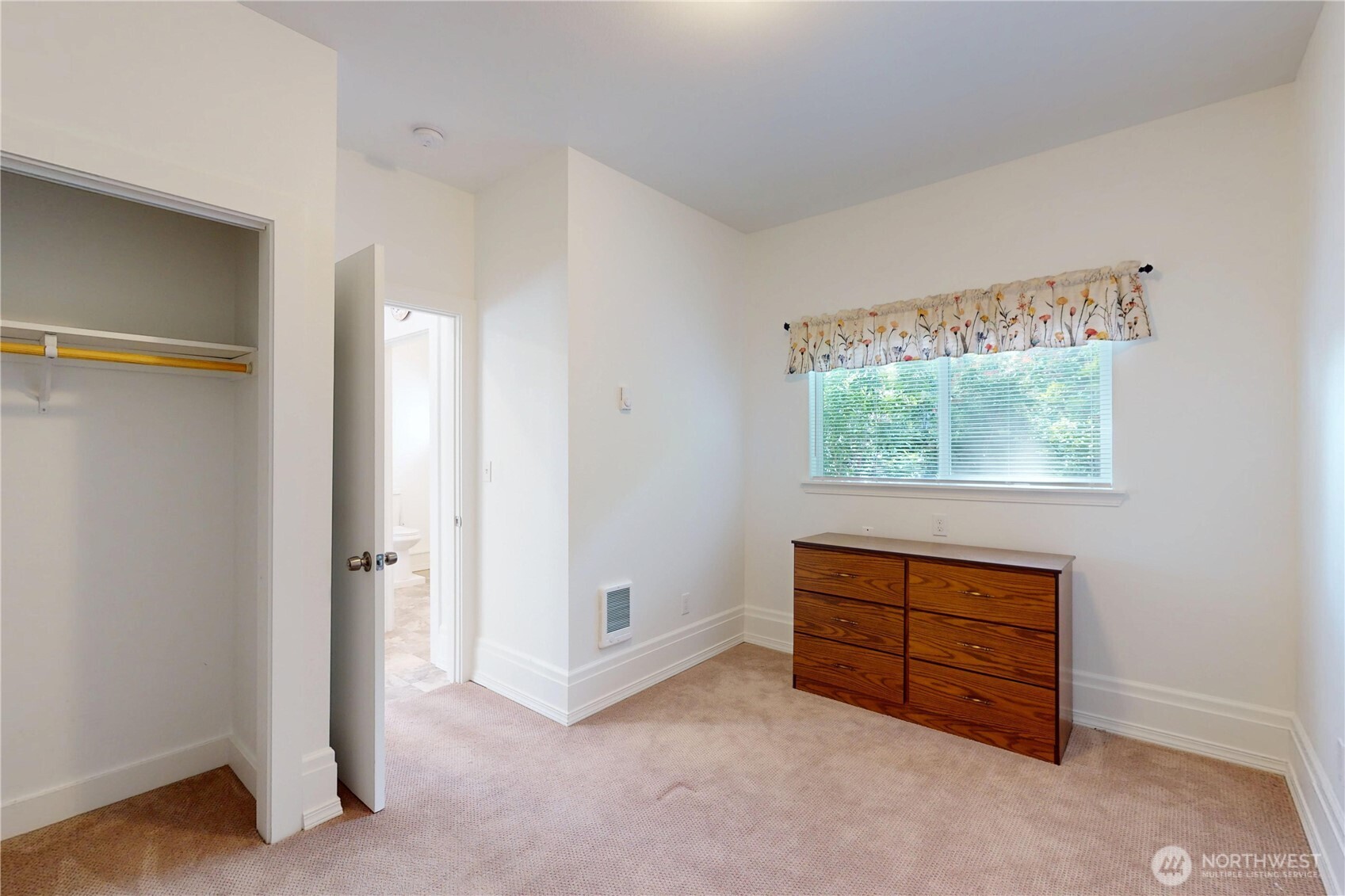 550 Ballentine Street Raymond WA 98577