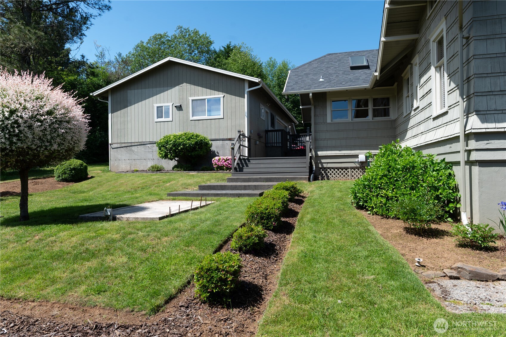 550 Ballentine Street Raymond WA 98577