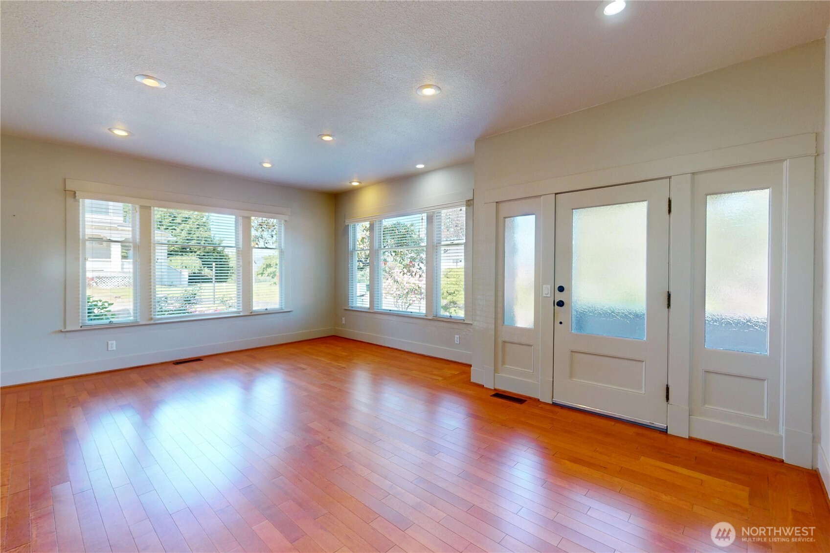 550 Ballentine Street Raymond WA 98577