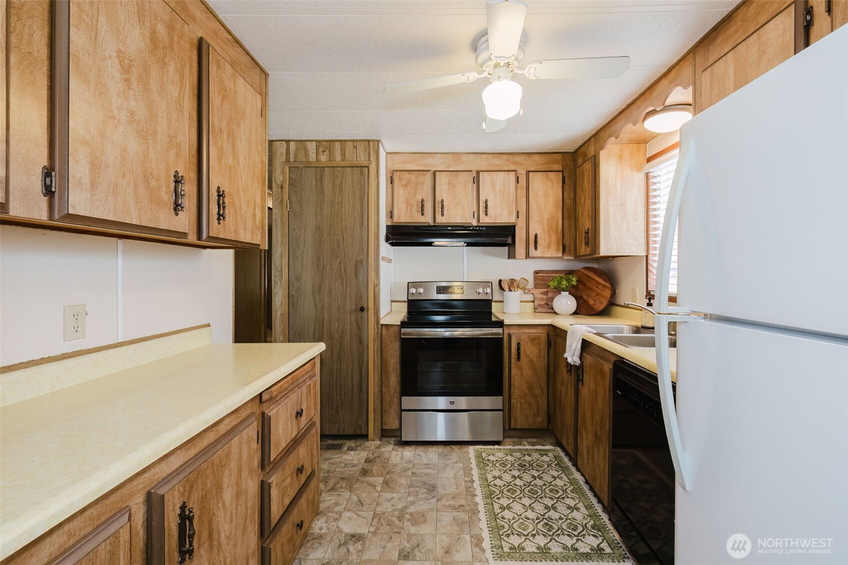 16300 State Highway 305 NE Poulsbo WA 98370