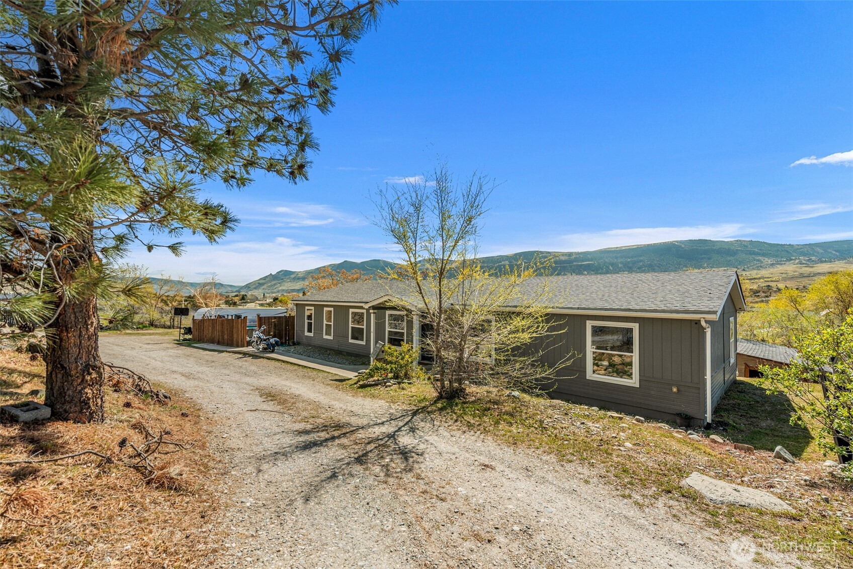 1053 S Perry Avenue East Wenatchee WA 98802