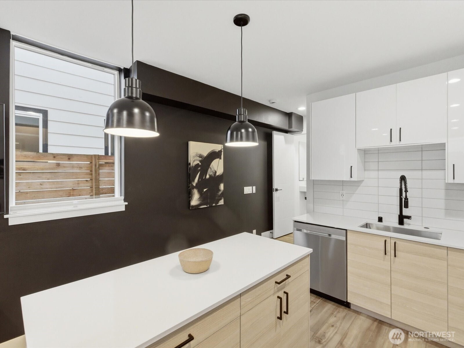 909 Hiawatha Place S Seattle WA 98144