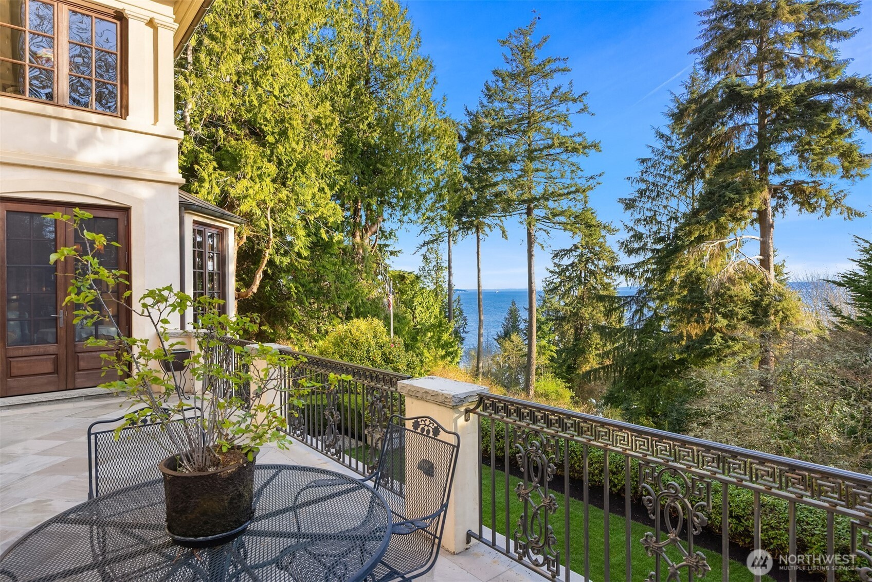 8010 Grand Avenue NE Bainbridge Island WA 98110