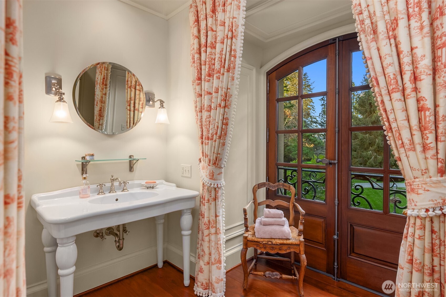 8010 Grand Avenue NE Bainbridge Island WA 98110