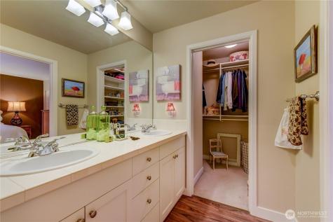 900 233rd Avenue NE Sammamish WA 98074