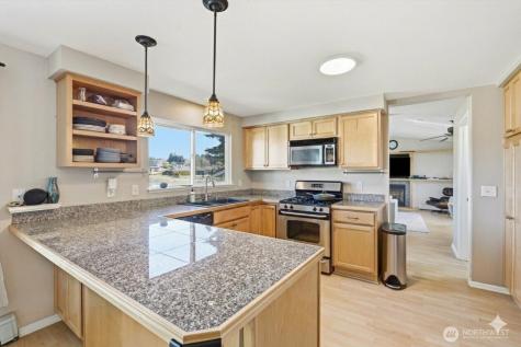8252 Cowichan Road Blaine WA 98230