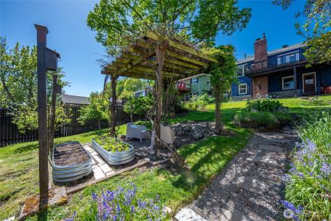 2822 23rd Avenue W Seattle WA 98199